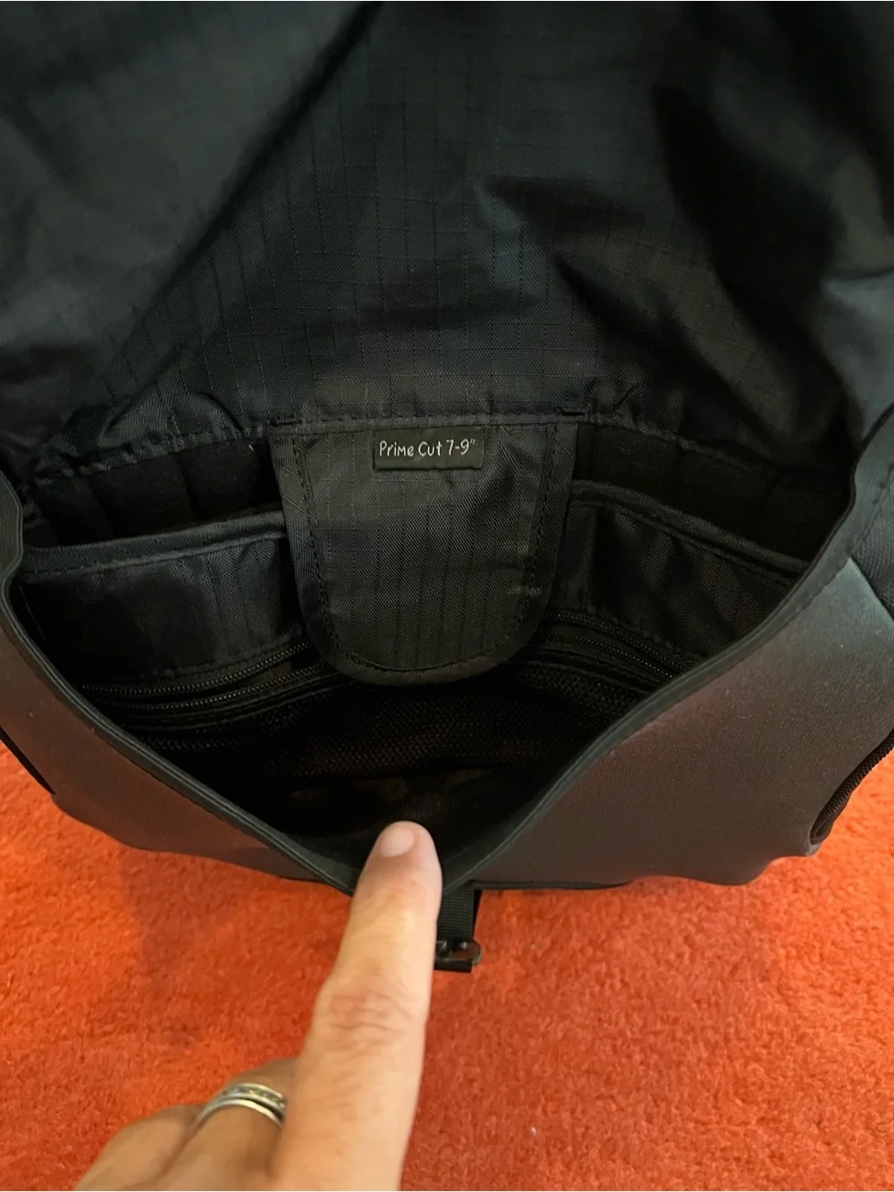 Crumpler Prime Cut tablet messenger bag